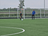Laatste training S.K.N.W.K. JO10-1 (partijtje tegen de ouders) van woensdag 22 mei 2024 (93/133)
